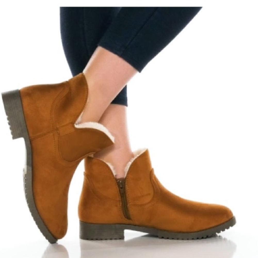 CL by Chinese Laundry Faelyn Women Ankle Booties Brown